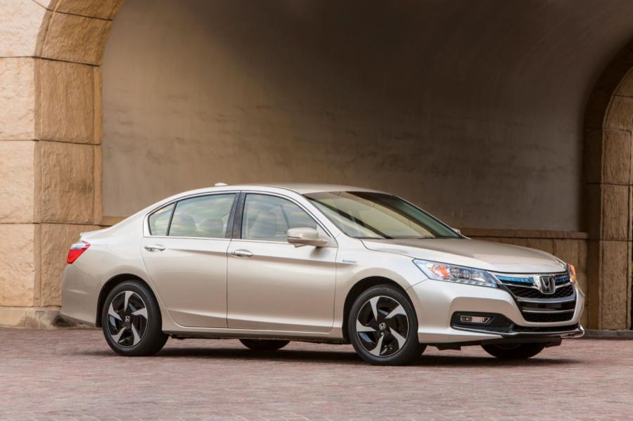  Honda Accord Plug-In Hybrid 2014 года  (фото 45 из 109)